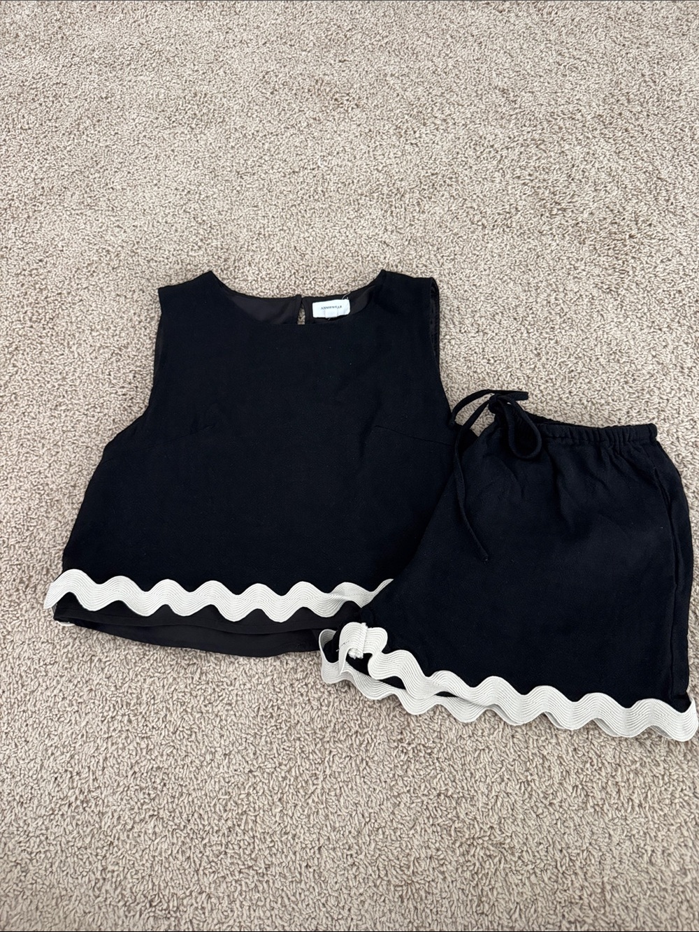 Anniewear scallop short set